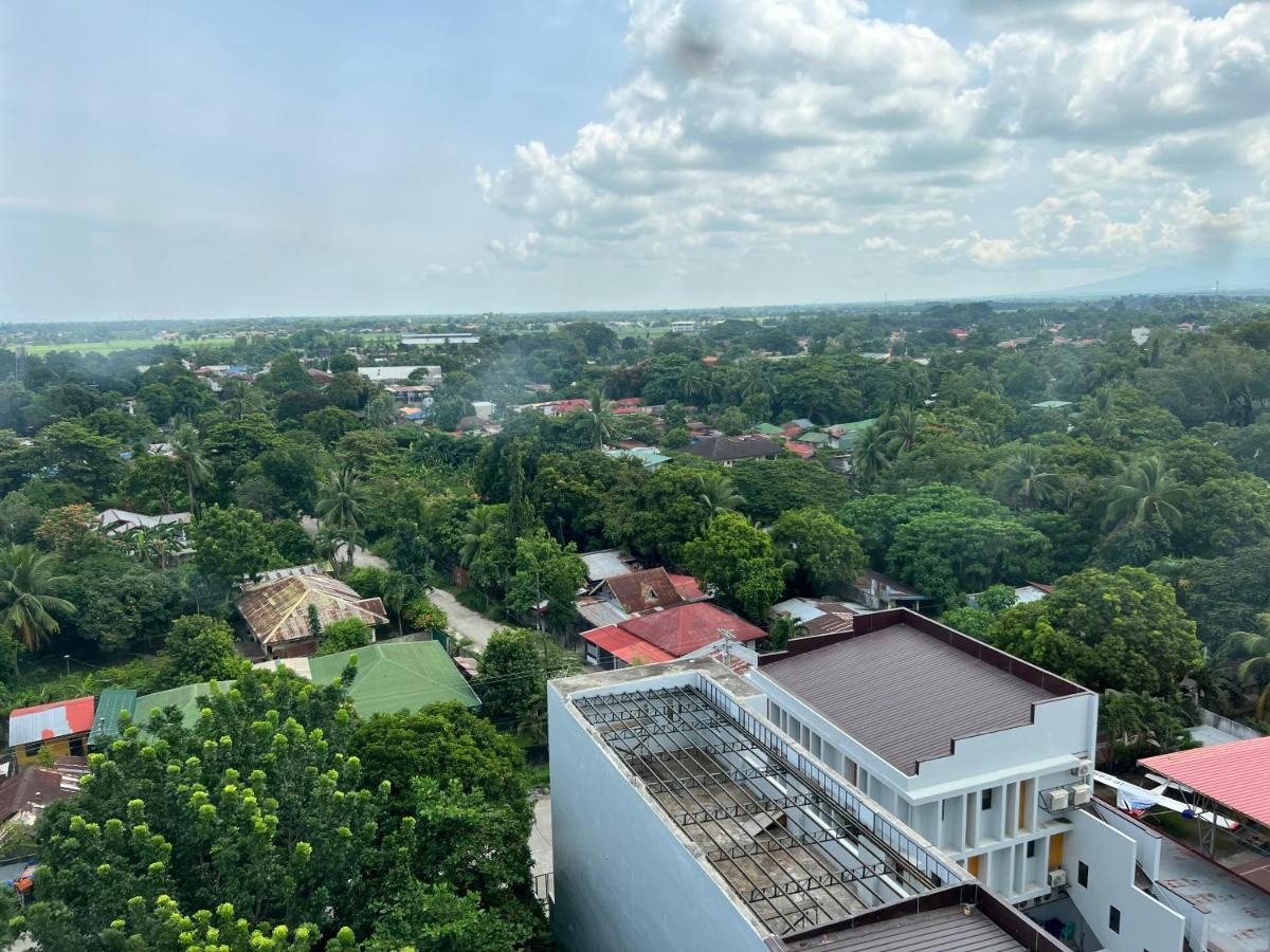 Lovely Studio Condominiums At Mesavirre Garden Residences Bacolod Luaran gambar